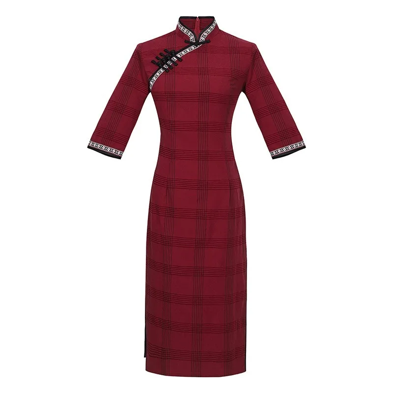

2020 autumn and winter cheongsam new plaid cotton and linen fresh retro literary and artistic improvement mid-length cheongsam