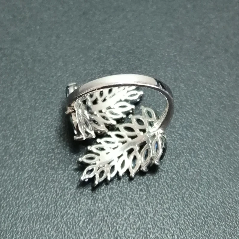 Кольцо с натуральными рубинами или изумрудными листьями бесплатная доставка