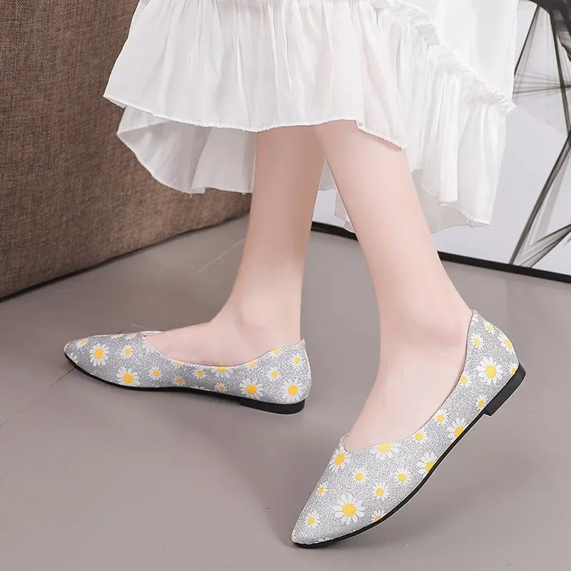 

New Ladies Loafers Flat Casual Floral Pointed Frosted Shallow Mouth Ladies Shoes Light Women's Shoes Ladies Spring Summer 2021