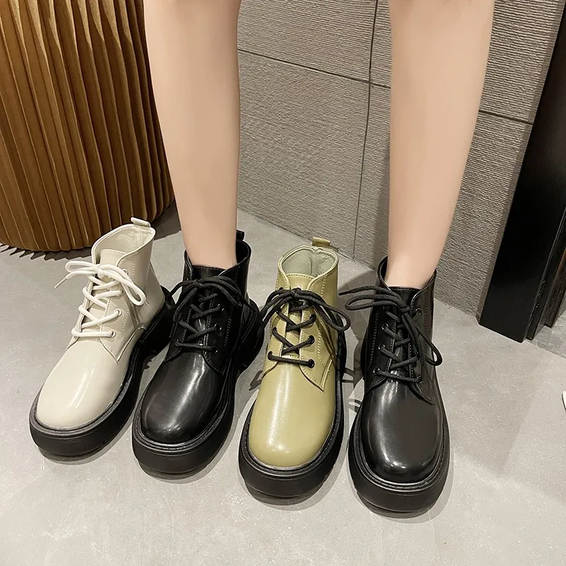 

Short Boots Are Slim In Temperament. In The Autumn Of 2021, The New Fashion Retro British Style Has A Thick Bottom.