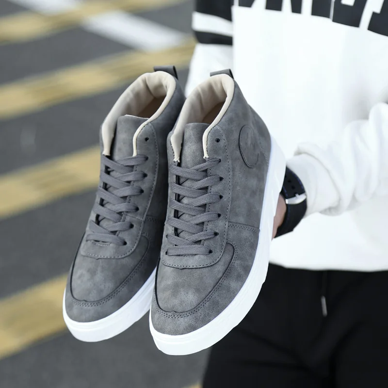 

High Quality Casual shoes Men Vulcanized shoes New Comfortable Men Autumn Winter Leather Sneakers Male Flats Plush Shoes For Man