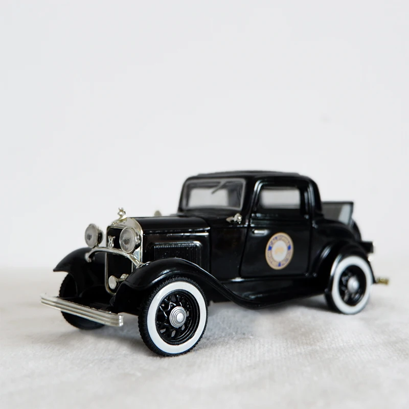 Модель старинная из металлического сплава в стиле ретро Классическая модель