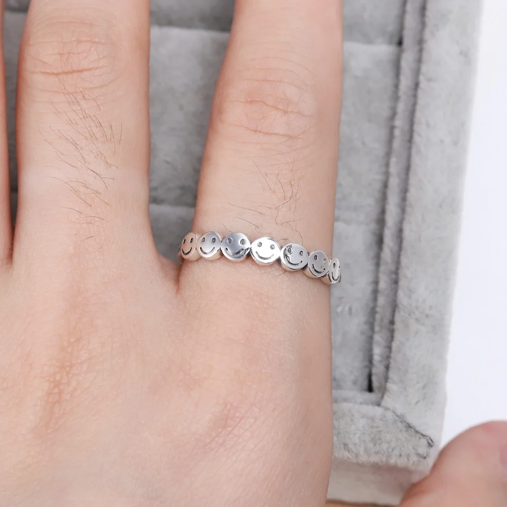 

Best selling European and American S925 silver fashion simple wedding ring smile creative jewelry women's gifts