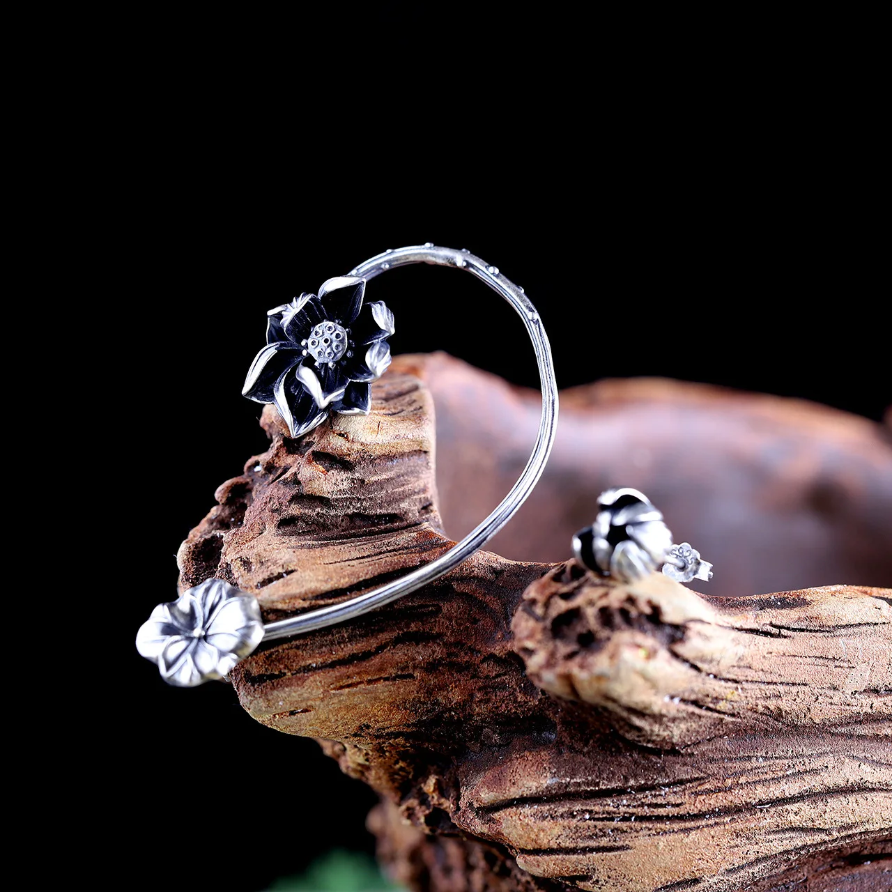 

Cool S925 Sterling Silver Ornament Ear Stud Thai Silver Handmade Women Lotus Ear Stud