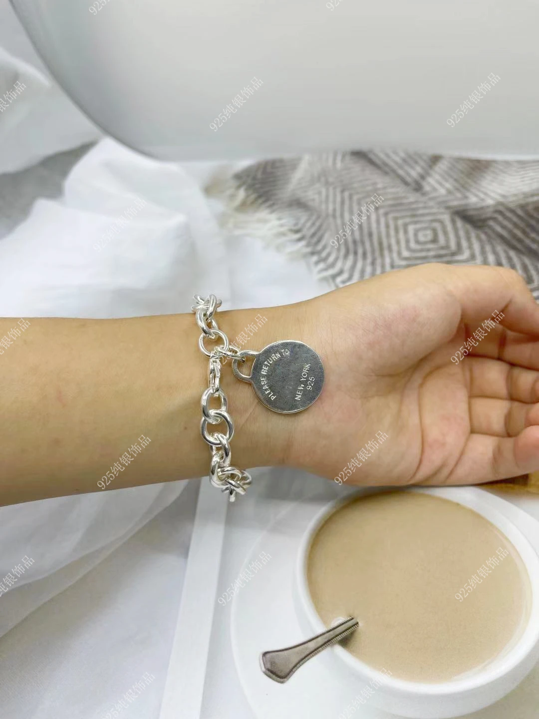 

Classic round bracelet 2021 latest 925 sterling silver