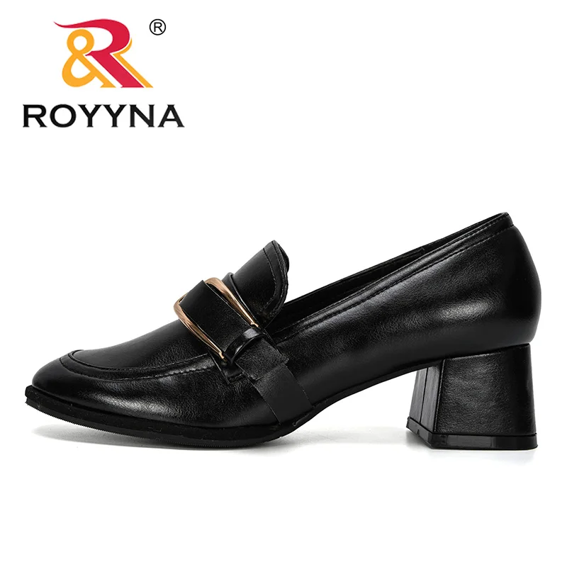 ROYYNA женские туфли-лодочки квадратный каблук круглый носок женские башмаки с пряжками Демисезонный элегантные микрофибра Дамская обувь; Zapatos De Mujer; большие размеры; удобные