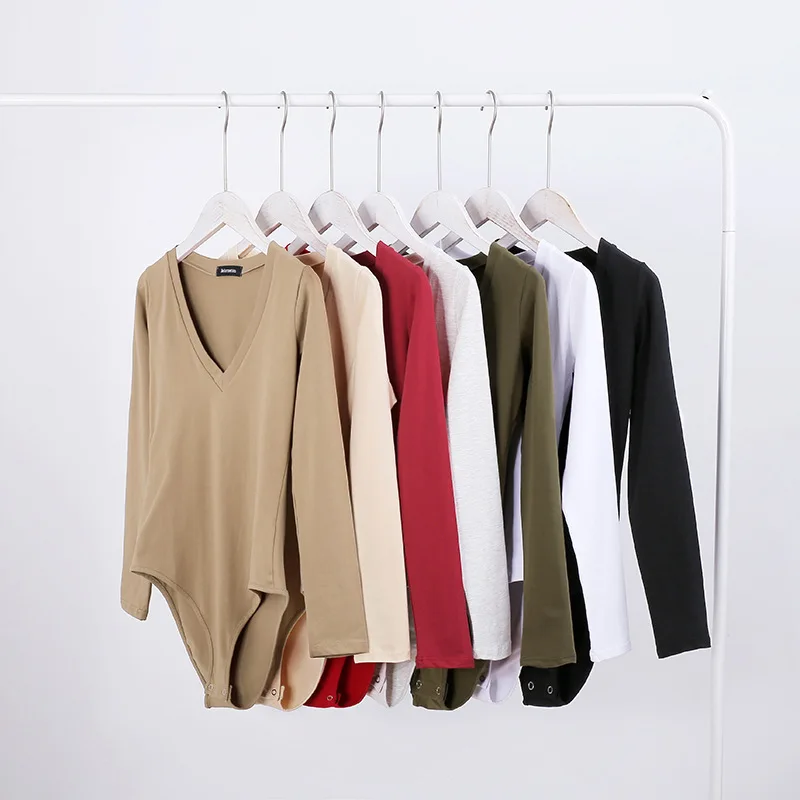 

Женское боди с длинным рукавом и v-образным вырезом