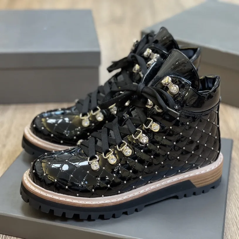 

New Luxury Genuine Leather Women Ankle Boots Pearl Rivet Stud Winter Shoes Platform Lace Up Ankle Boots Chunky Heel Design Shoes