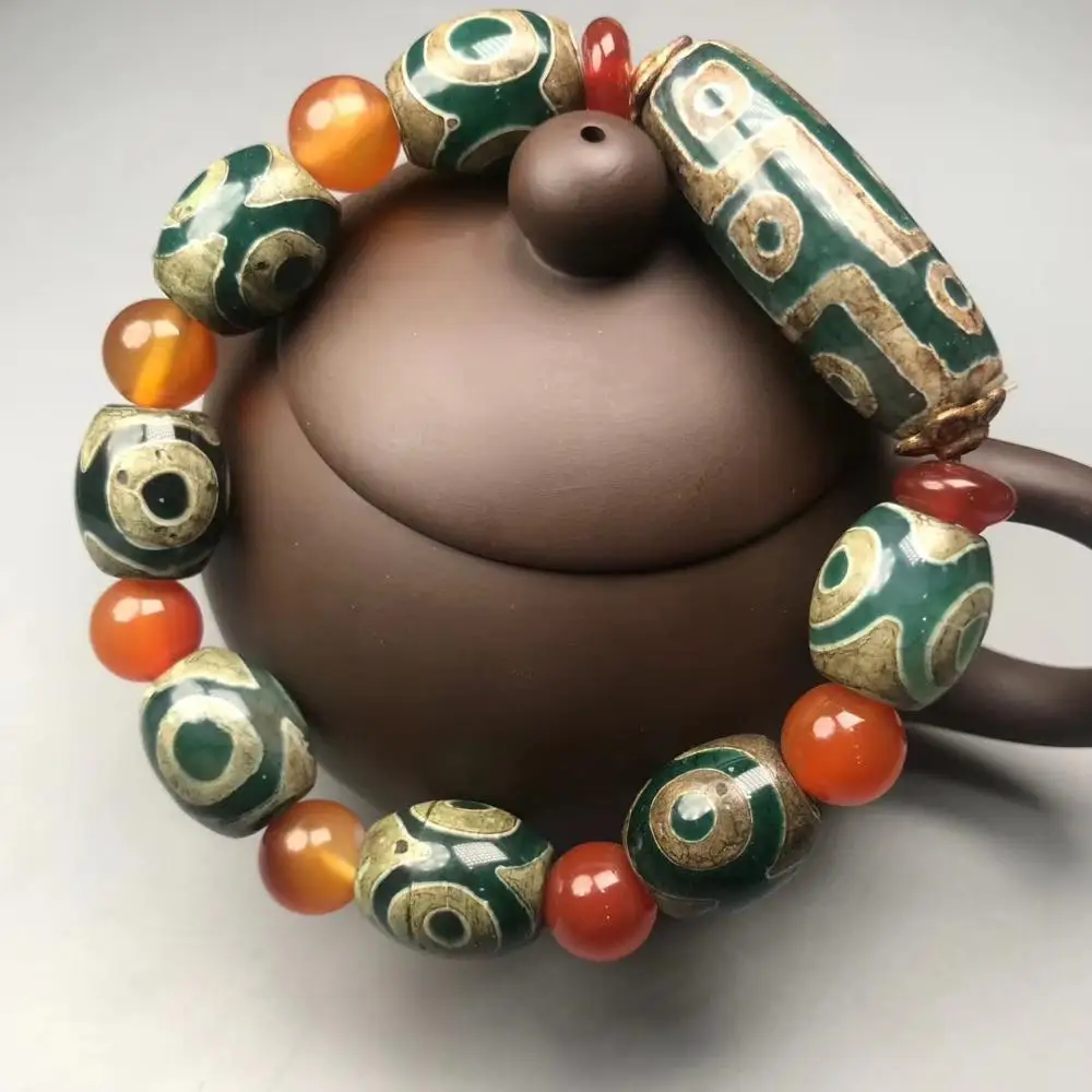 Тибетские бусины дзи. Бусина дзи агат. Тибетские бусы древние. Тибетские бусины. Старинная тибетская бусина.