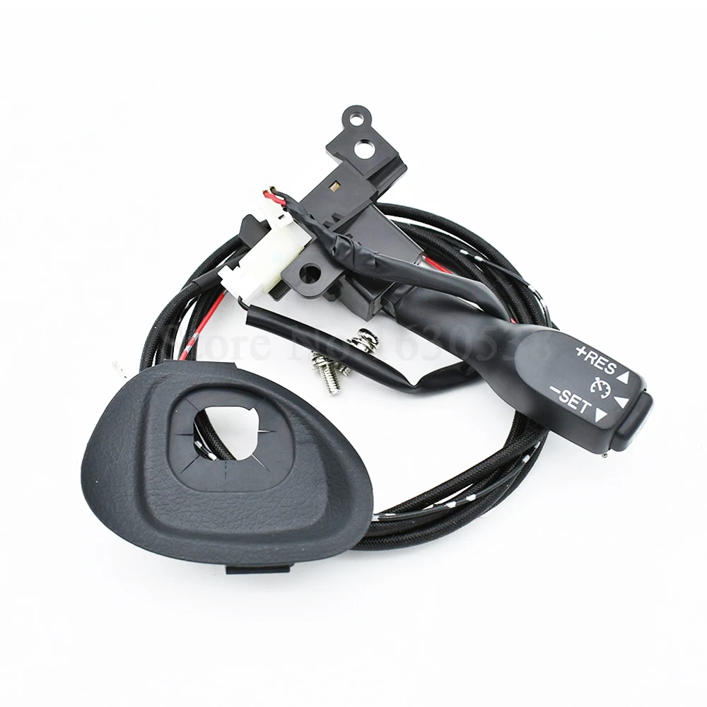 Серебристая кнопка управления аудиозвуком на руль переключатель с кабелем и