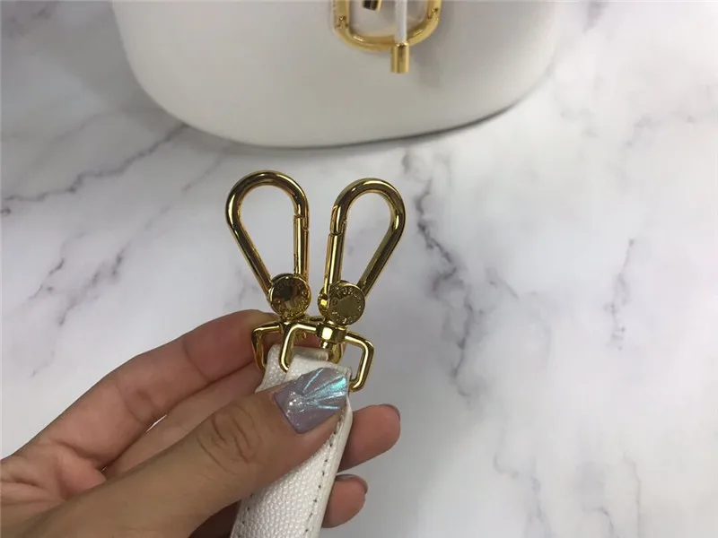 Весна/Лето Новое поступление Оригинальные женские сумки FURLA, высокое качество, маленькие размеры, женские меховые сумки белого цвета, размер 24 см* 22 см* 16 см