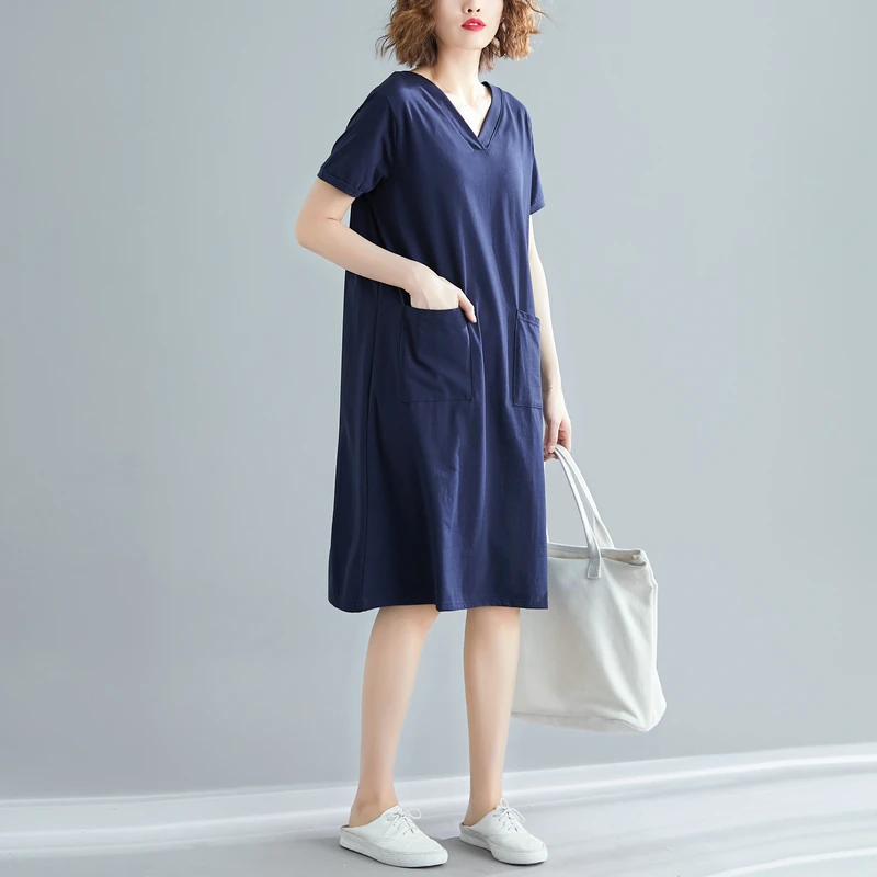 Женское Хлопковое платье с карманами однотонное вечерние до колена V образным