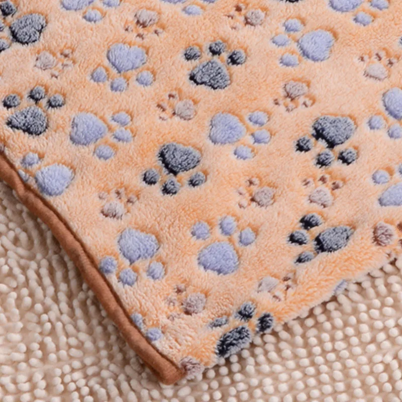 

1Pcs coral velvet paw print blanket cat and dog winter blanket warm and soft household pet supplies