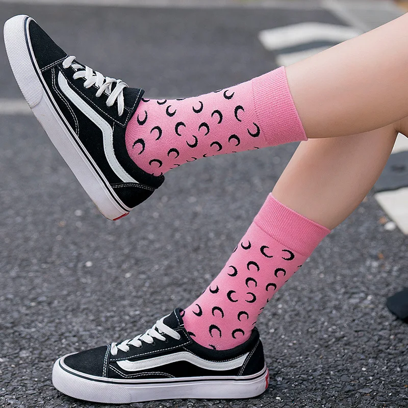 В уличном стиле с героями мультфильмов в форме полумесяца забавные Женские