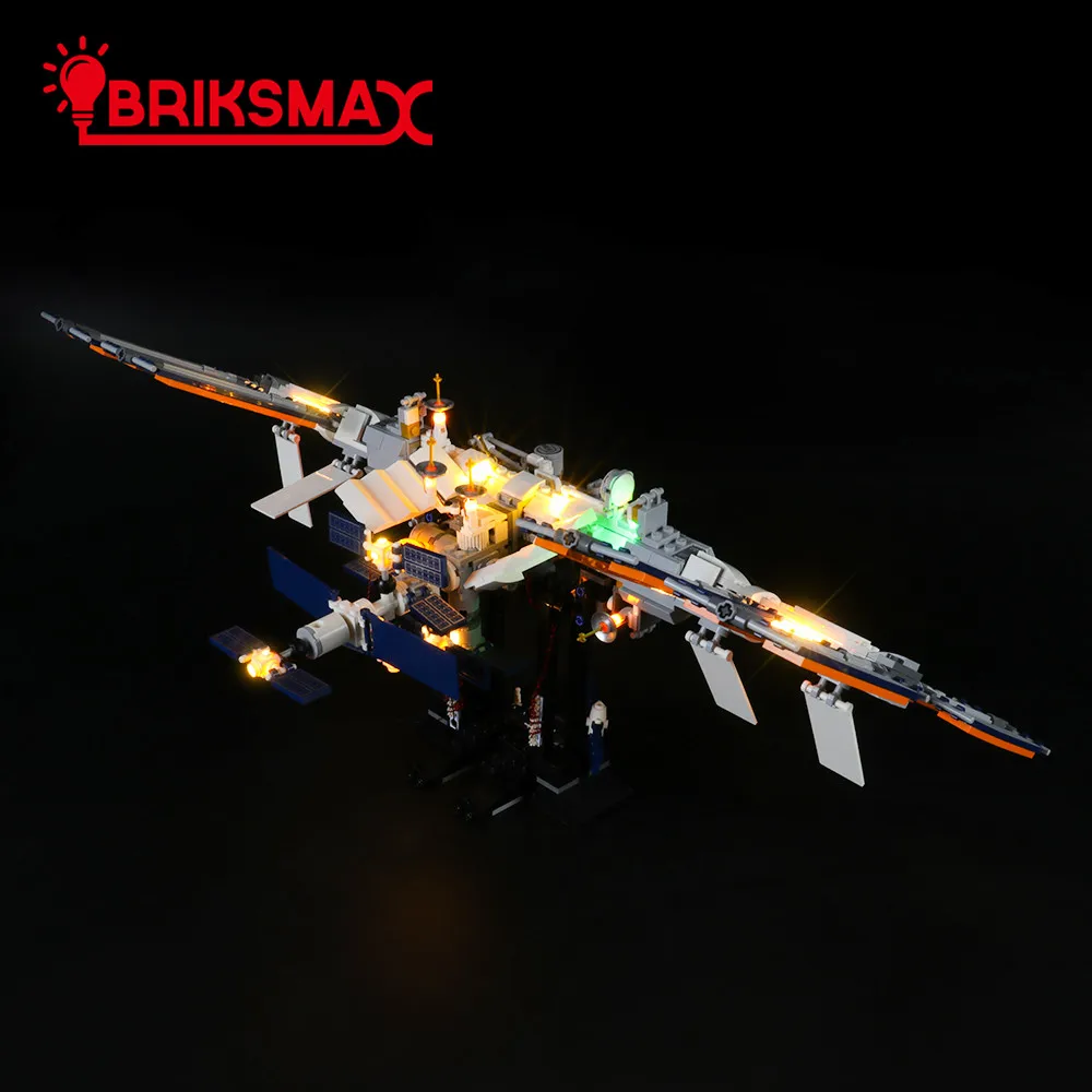 Комплект светодисветильник BriksMax для Международной космической станции серии 21321