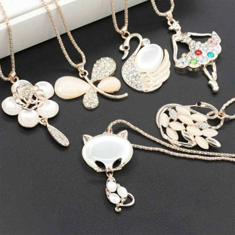 ZYZQ Romantic Shiny Stone Setting Necklaces For Women Winter Sweater Accessories Cute Flower Bear Cat Shaped Pendant |