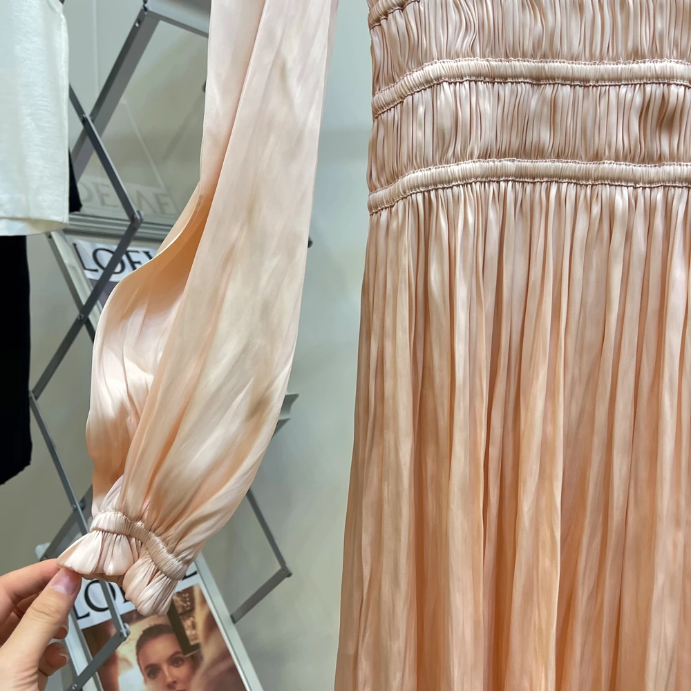 

21 spring and summer French elegant V-neck dress skirt sexy slim waist pleated dress satin long-sleeved skirt