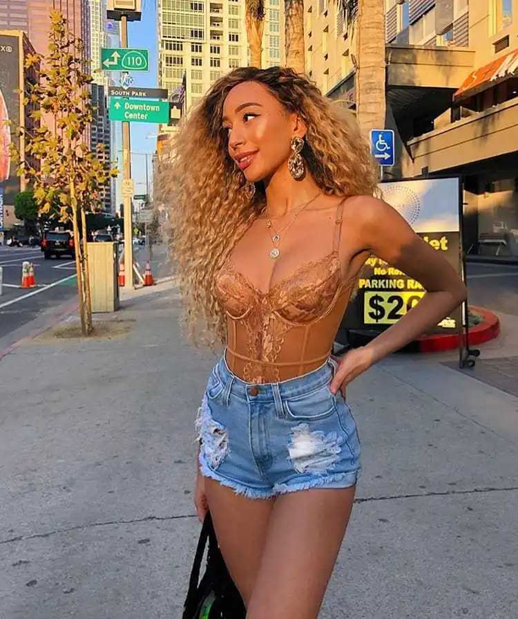 Женское кружевное сексуальное нижнее белье с открытой промежностью прозрачное