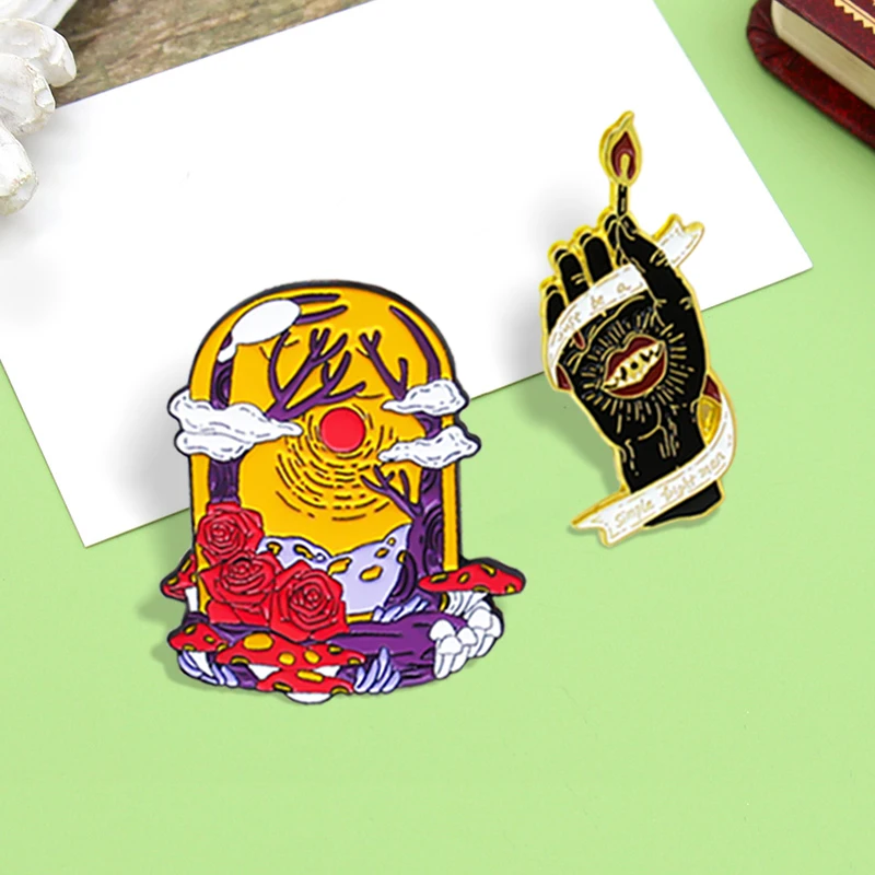 Брошь с эмалью в виде панка черного цвета изображением леса | Украшения и