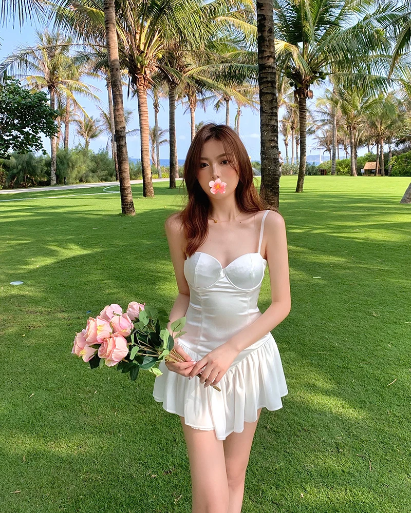 

2021 Women Summer Beach Style Solid Sleeveless Fold Beach Dress Casual Sexy Strapless Backless Slim Mini Bodycon Dress