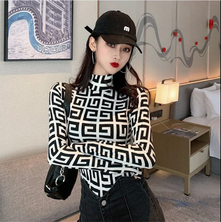 

Thin 2020 new half high collar with retro belly covering top autumn and winter long sleeve Plaid bottom blouse