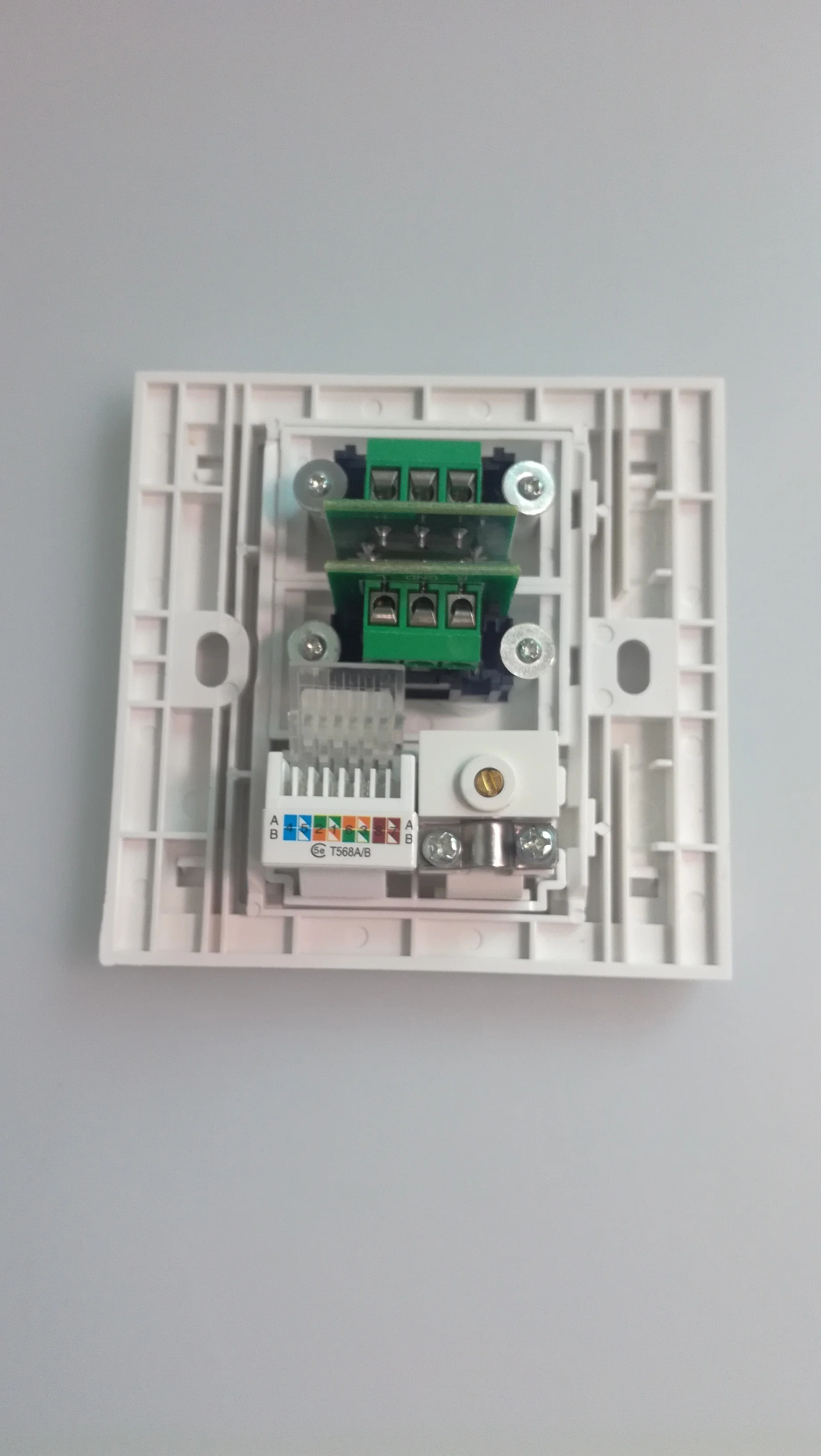 SeTo 86 Тип Двойной RCA AV аудио + ТВ RJ45 Cat5e Разъем розетки Ассорти панель Keystone Лицевая |