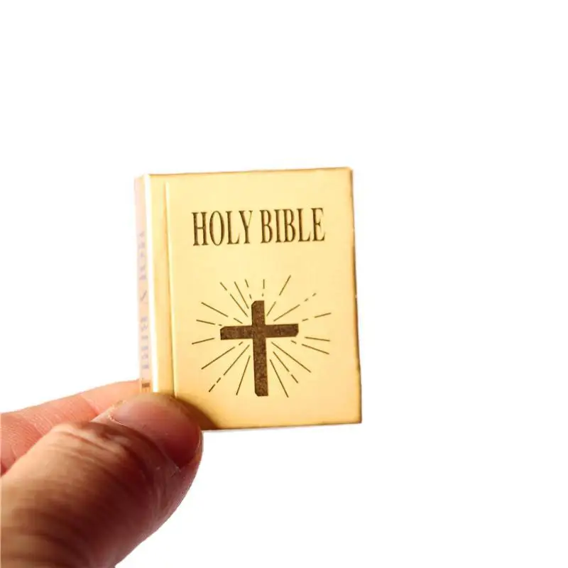 Миниатюрная книга со священной Библией на английском языке в масштабе 1/6