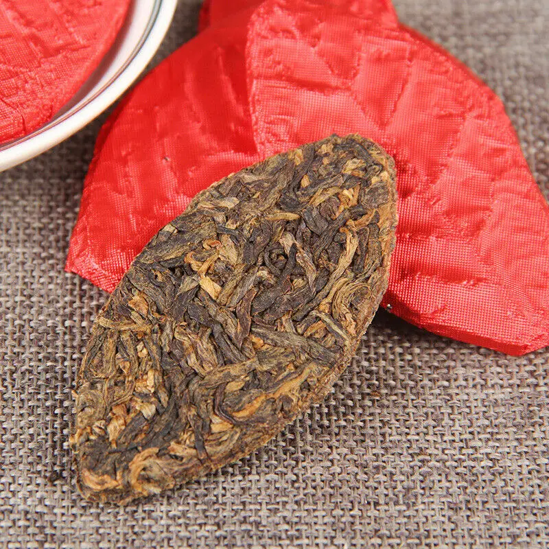 

2021 Fengqing Dianhong Honey Fragrance Leaves Dian Hong Black Chinese Tea Gold Leaf