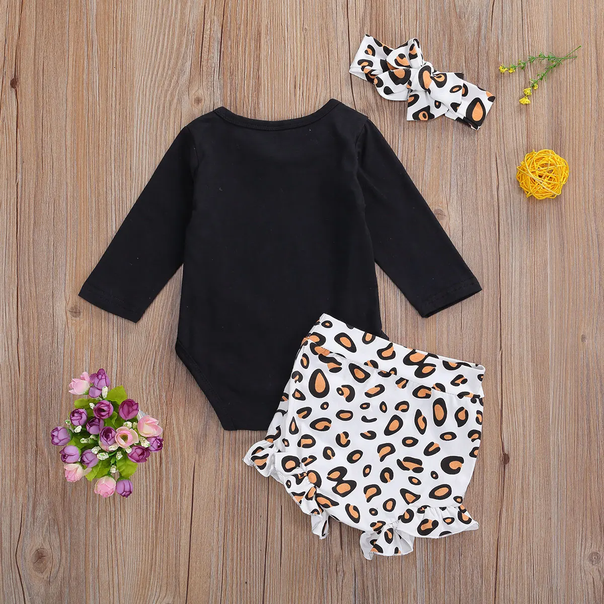 

Infant Newborn Girls 3 Pcs Outfits Suits Letter Printed Long Sleeve Romper Top + Pattern Shorts + Bow Headband 0-18M