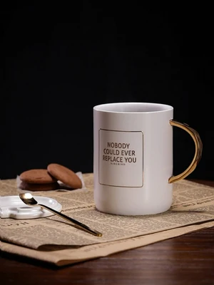 Керамическая кружка с крышкой и ложкой большая емкость чашка для молока кофе чая