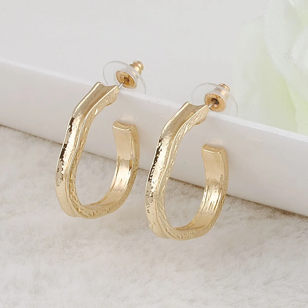 

Fashion Alloy C-shaped Hoop Earrings Retro Metal Earrings
