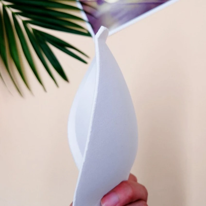 Пара черных или белых бюстгальтеров чашек вкладышей пуш-ап купальников платьев