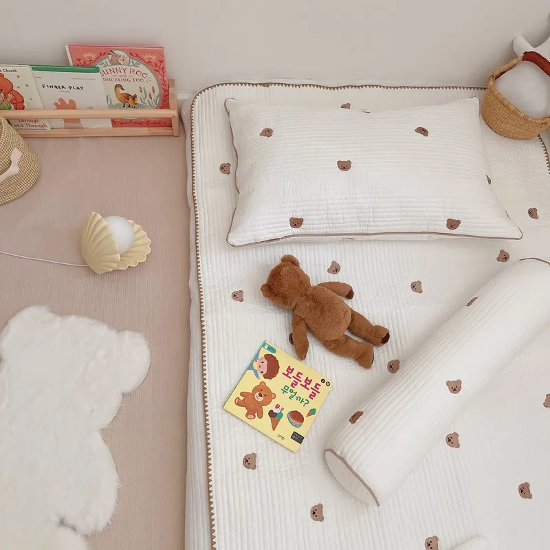 

Bear Embroidered Baby Cot Quilted Sheet Newborn Infant Crib Cotton Sheets Bed Linen for Baby Cot Crib Thicken Bed Cover Spread