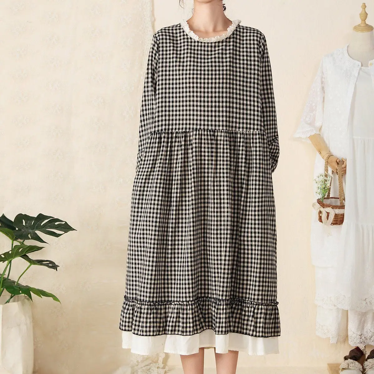 

2021 Autumn New Cotton Linen Dress Women French Style Plaid Long-Sleeve Loose Embroidery Lace Stitching Dress ZZ8-22
