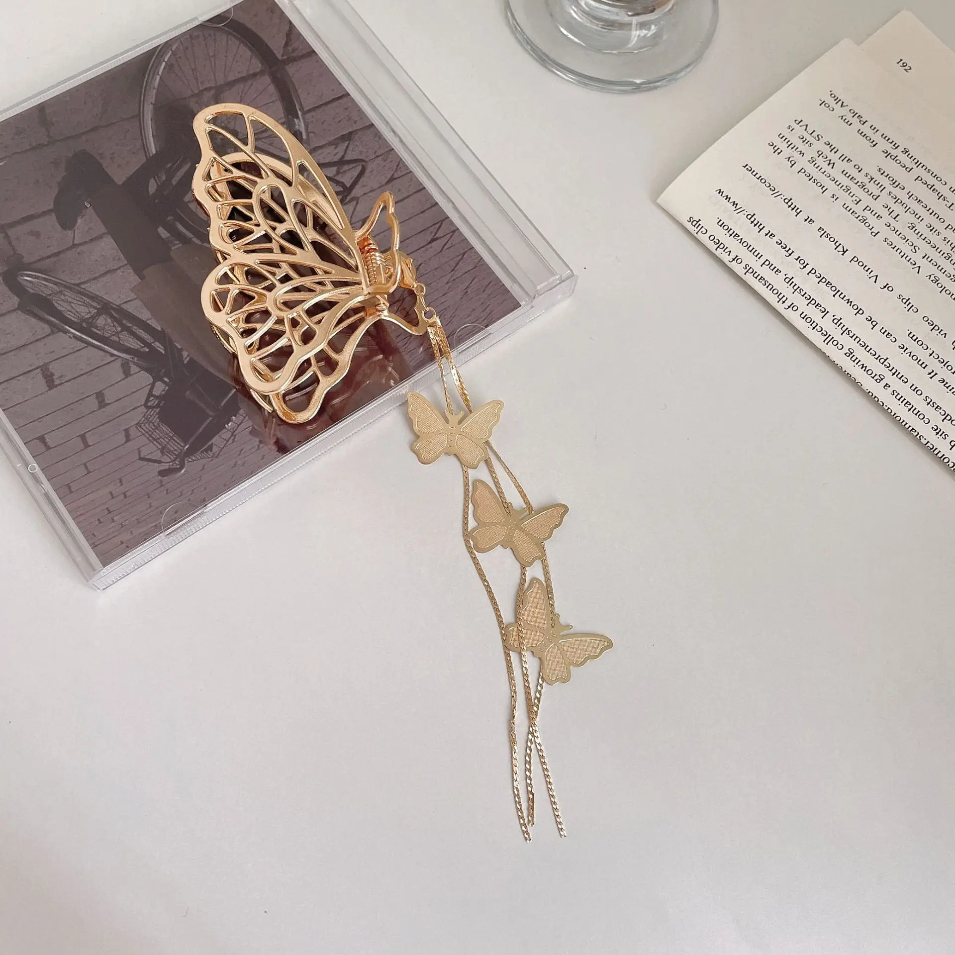 

Butterfly Pendant Tassel Grip Clip Temperament Alloy Hair Clip 2021 New Metal Hair Catch Shark Clip Headdress Female Summer B554