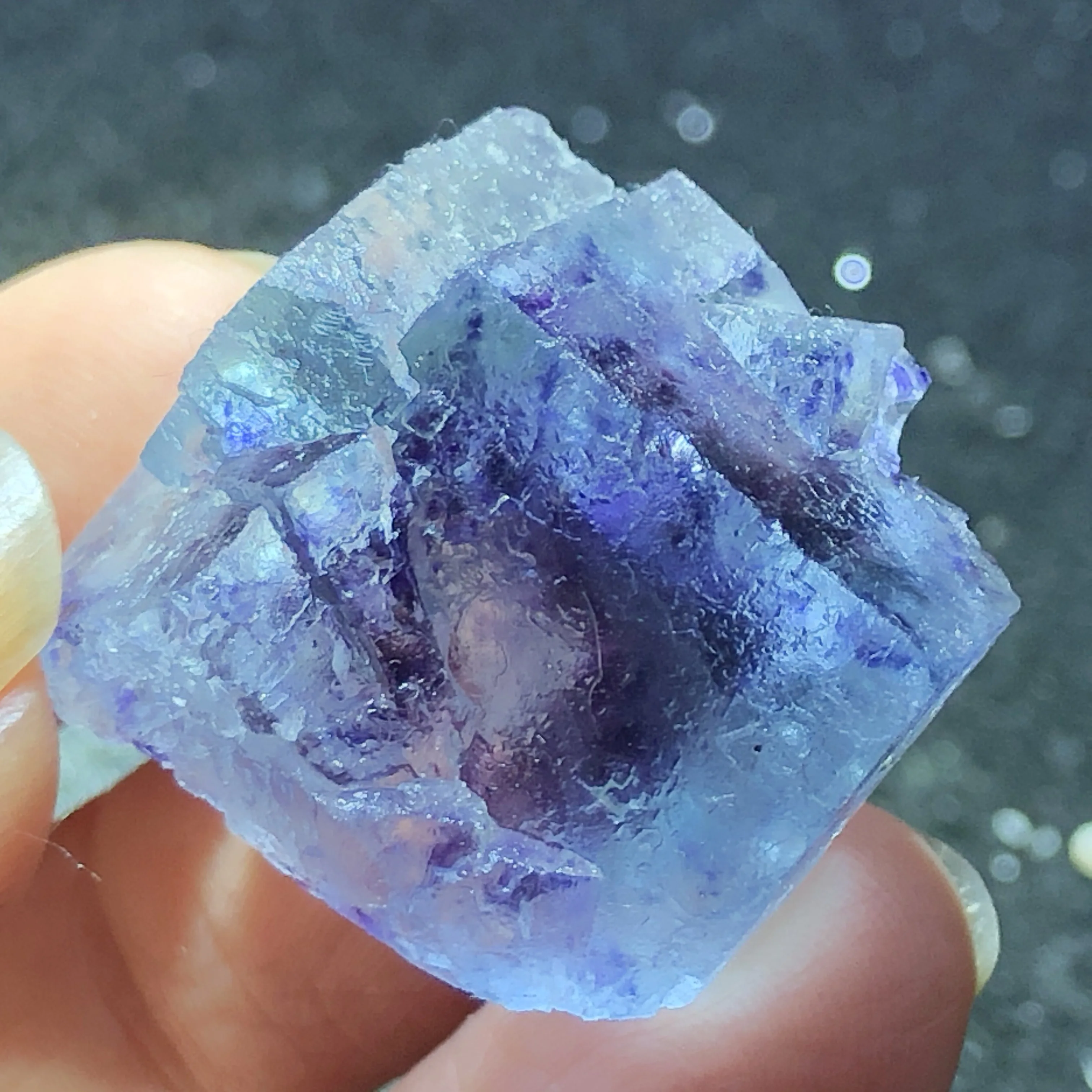 

15.5gNatural purple fluorite mineral healing energy ring vein teaching specimen stone home decoration collection ornaments