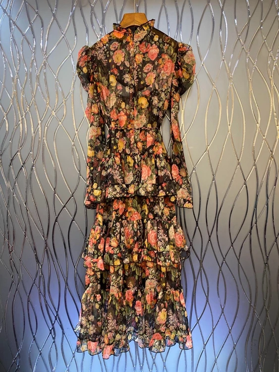 

2020 autumn and winter new fashion women's wear wooden ear stitching lace-up waist printing long-sleeved long dress 1