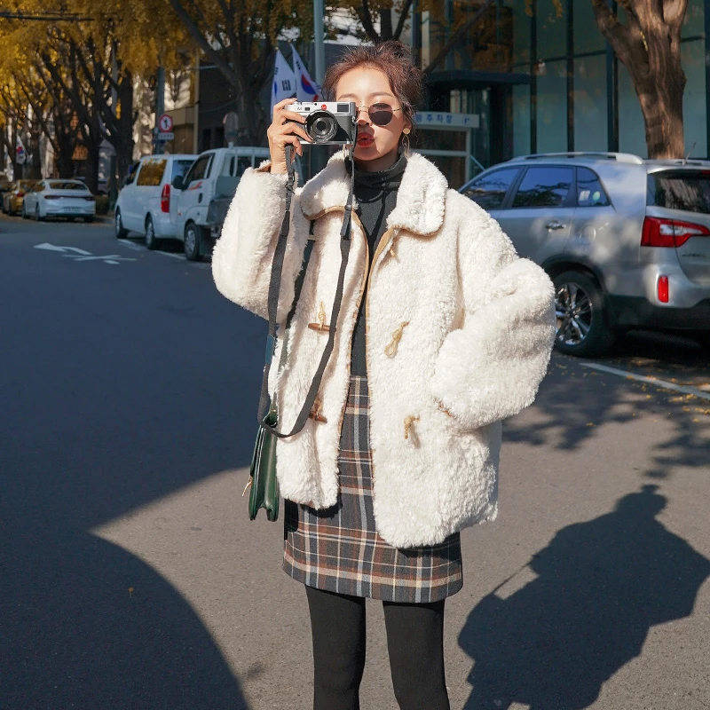 

2020 Winter White Lamb Wool Coat Women's Girly Style Coats Korean Loose Lapel Horn Buckle Single-breasted Jacket Women