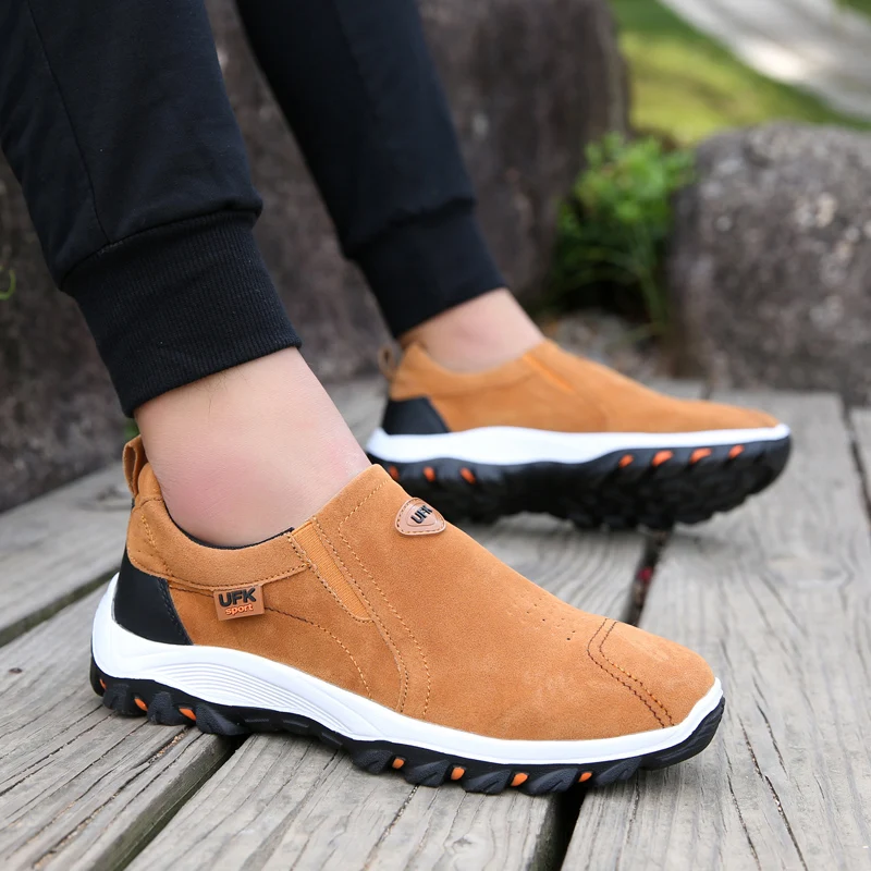 

New British Style Non-slip Men's Casual Shoes All-match Outdoor Sport Shoes Featured Suede Zapatillas Hombre Comfortable