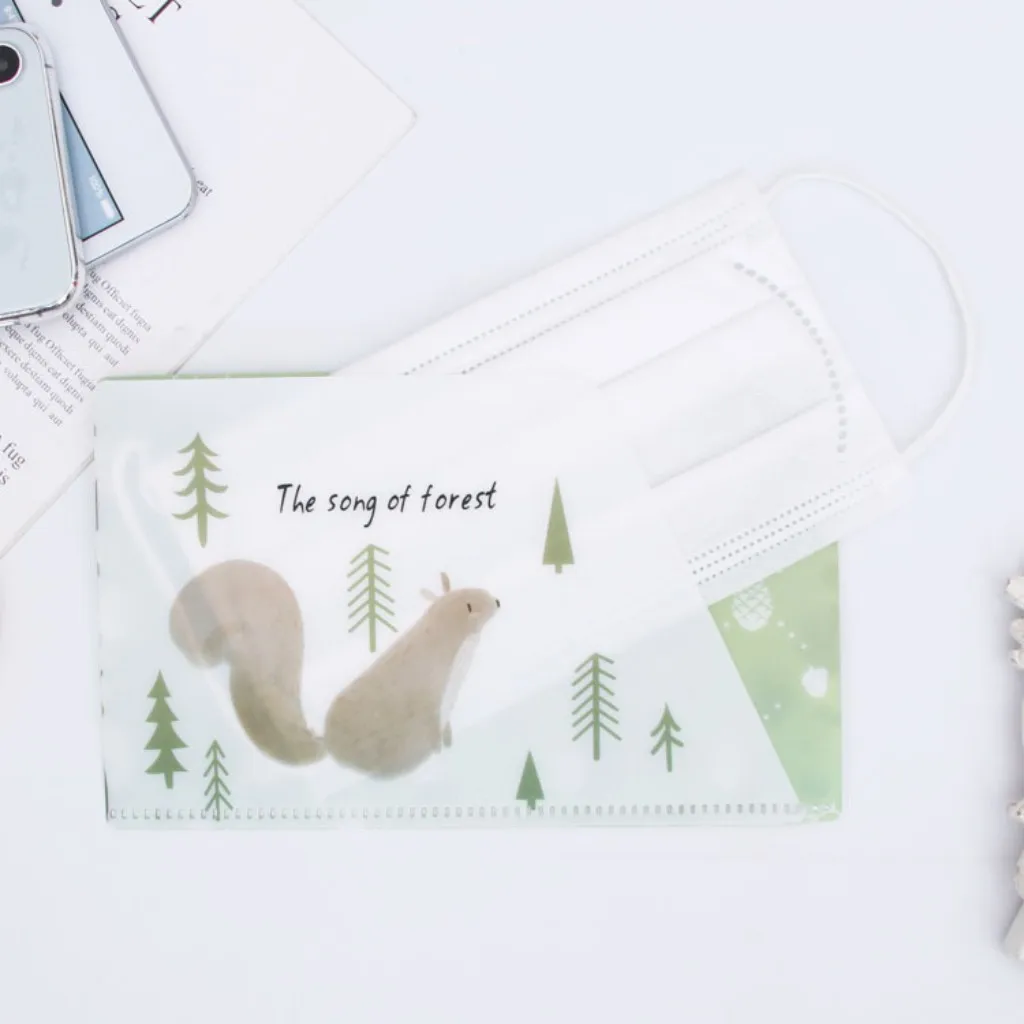 Портативный чехол для хранения одноразовых масок.