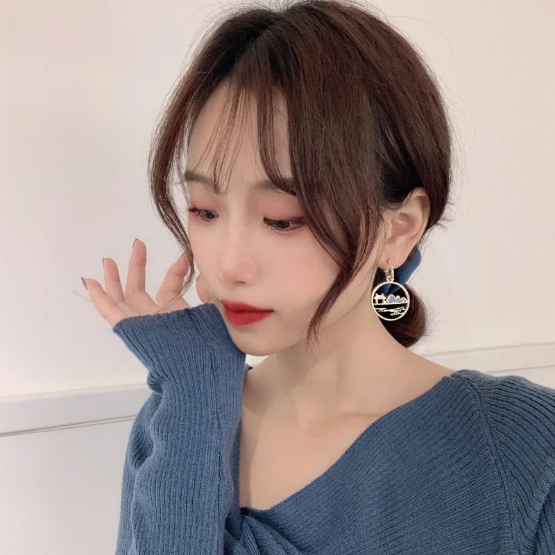 

Xanadu Far Mountain Pavilion Earrings Retro Temperament Stud Earrings Chinese Style C-shaped Earrings Female