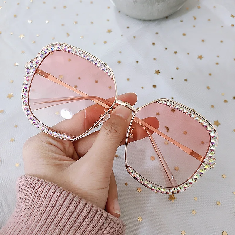 

Cross-border Korea version of rhinestone sunglasses anti-ultraviolet celebrity net red diamond-studded sunglasses small fragranc