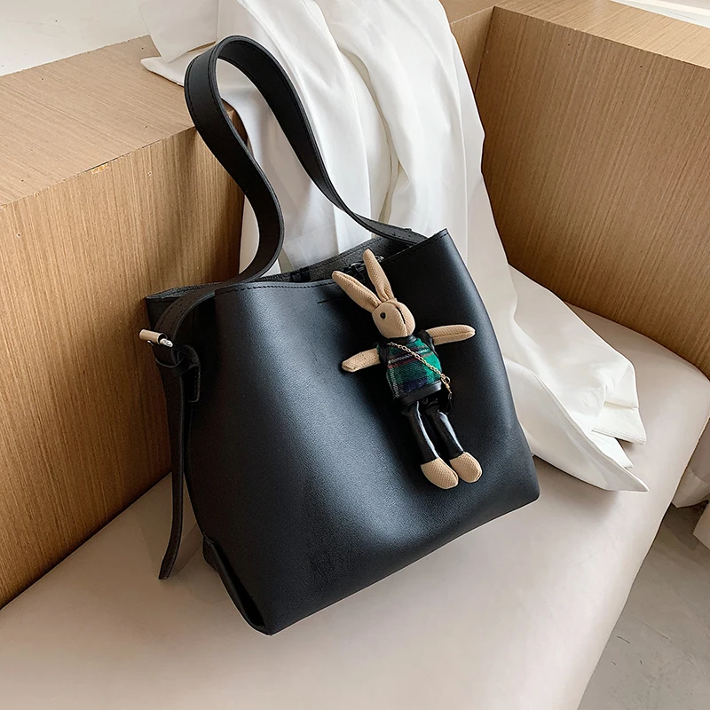 

2021 Autumn and Winter New Ladies Bag Daily Shoulder Bag Soft Surface PU Handbag Casual Shopping Bag Bucket Bag