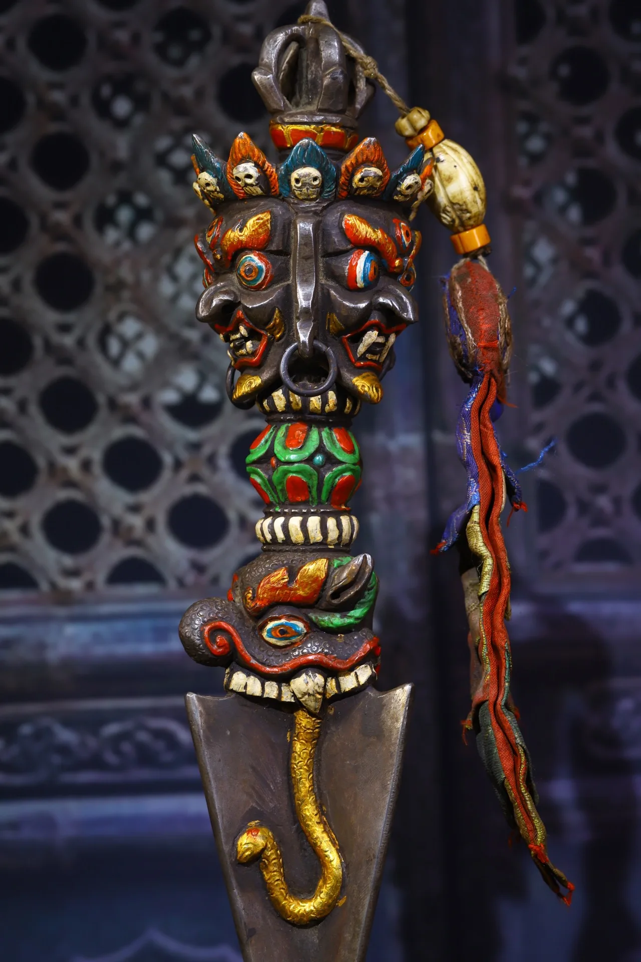 Goedkoop Tibet Boeddhisme Tiantie Gegraveerd Tracing Schedel Artefact Drie Zijden Mahakala Dapeng Gold Gevleugelde Vogel Hoofd Dorje Vajra Phurpa