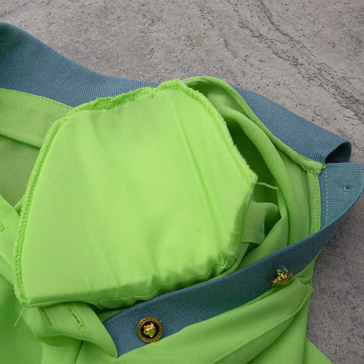 

[DEAT] Solid Green Long Sleeve Square Thick Shoulder Line Contrast Color Half Cardigan Polo Shirt Women 2021 Summer GX1230