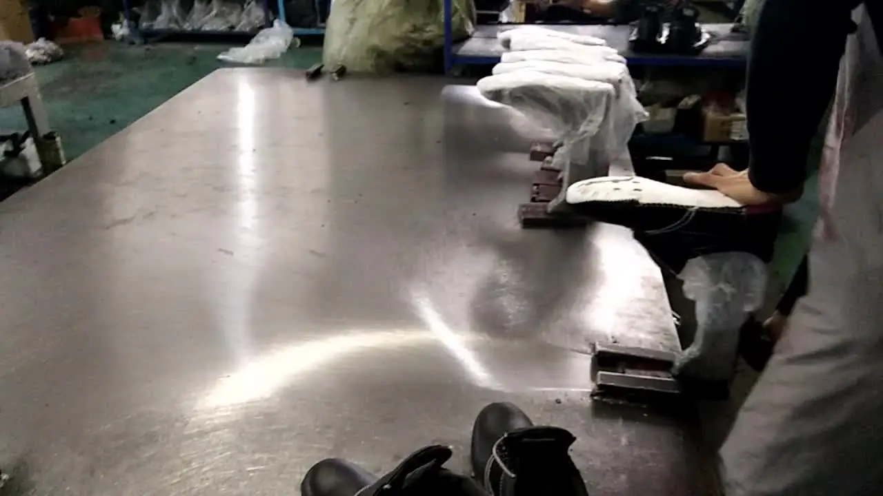 

Yulan SS131D Best-selling safety shoes