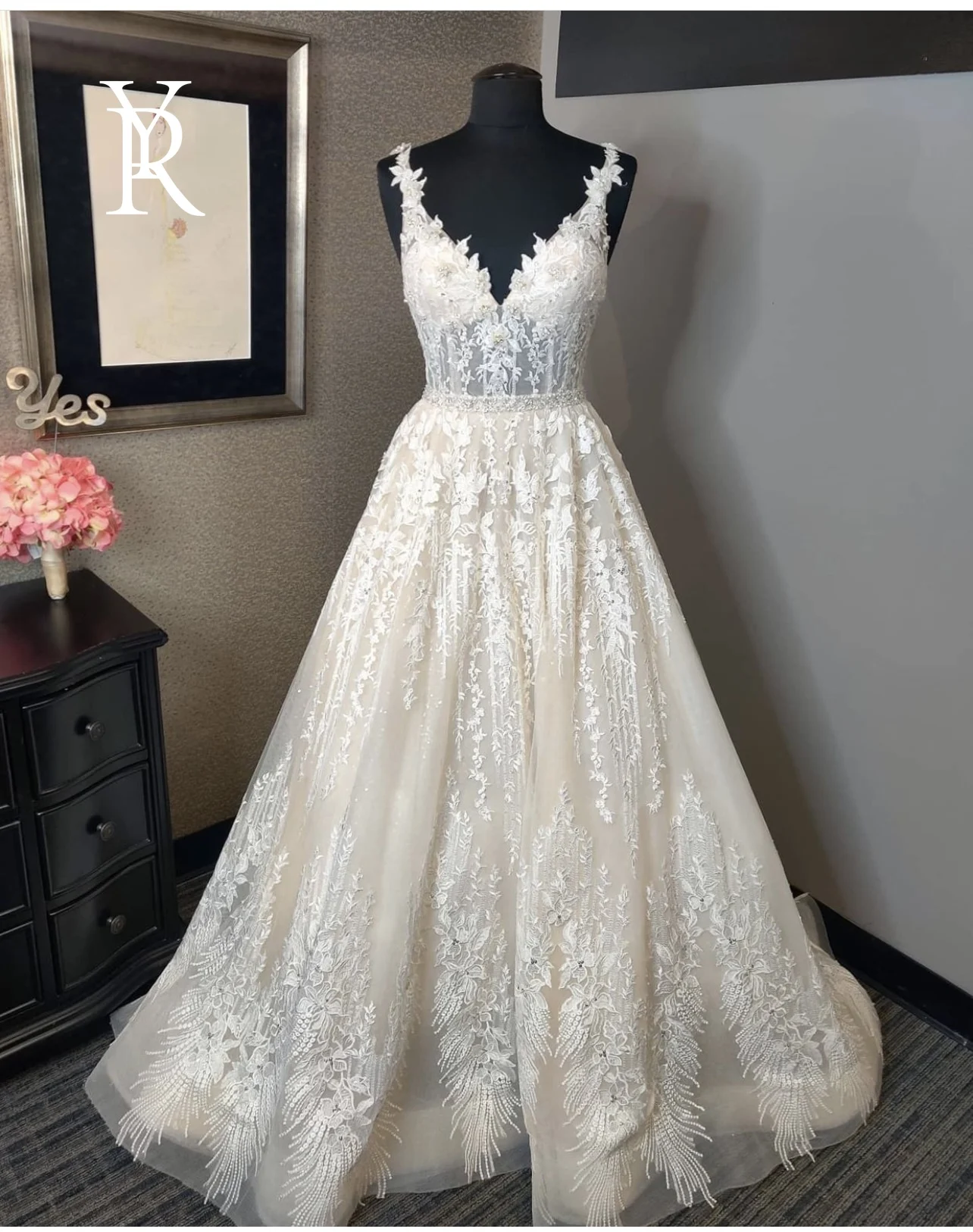 

YILIBERE Lace Wedding Dress Short Sleeve O-Neck Plus Size Luxury Lace Appliques Tulle Cathedral Train Robe Fluffy skirt