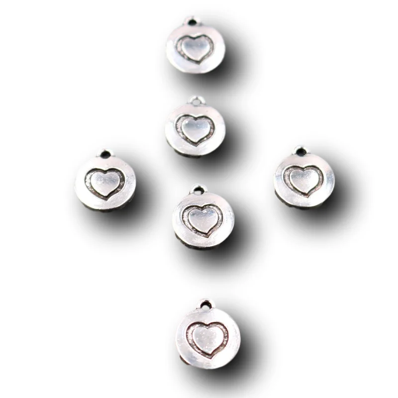 Рисунок 2 - посеребренные круглые мини-подвески в виде сердец
