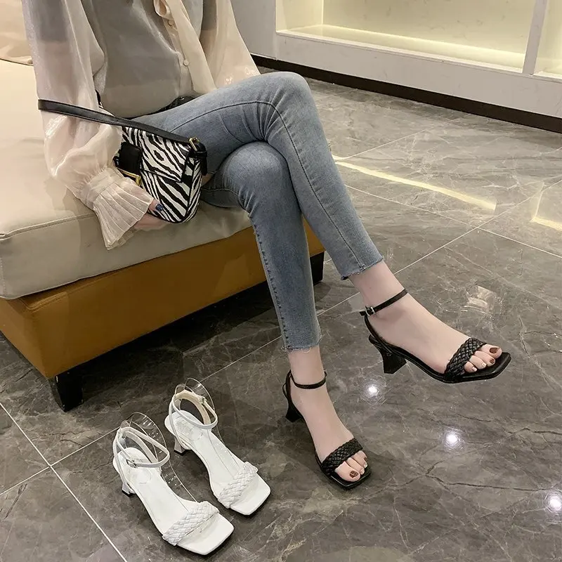 

Block Heels 2021 Sandals Ladies Shoes Summer Buckle Strap Med Suit Female Beige All-Match Open Toe Chunky New Fashion Medium Hig