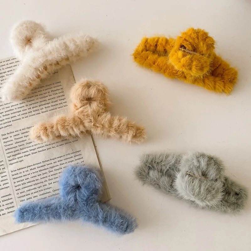 

[Xwen] 2021 New Women Elegant Furry Hollow Hair Claws Geometric Hair Clips Headdress Hairpin Fashion Hair Accessories